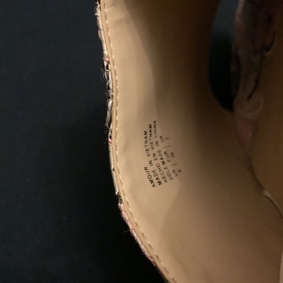 Kelly & Katie embroidered slip on amour sandals 6 - Picture 8 of 8